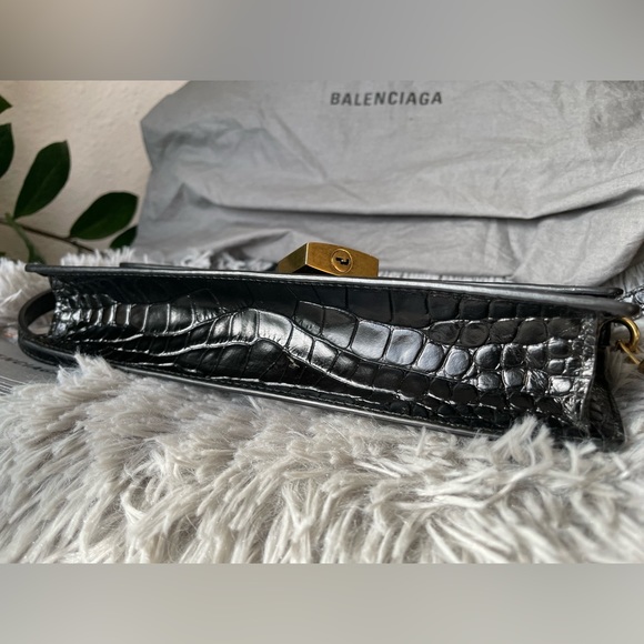 BALENCIAGA Medium Lock Shoulder Bag - Picture 8 of 16